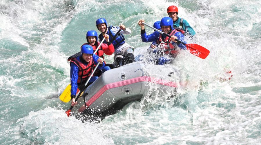 Dressing Guide: What to Wear for Spring Rafting?